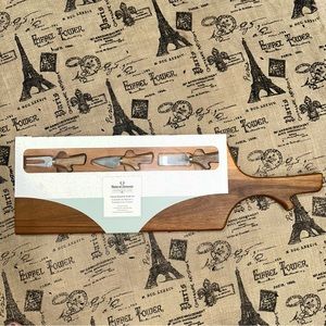 Natural Elements NWT! Wood Arce  Cheese Board & Knife Set